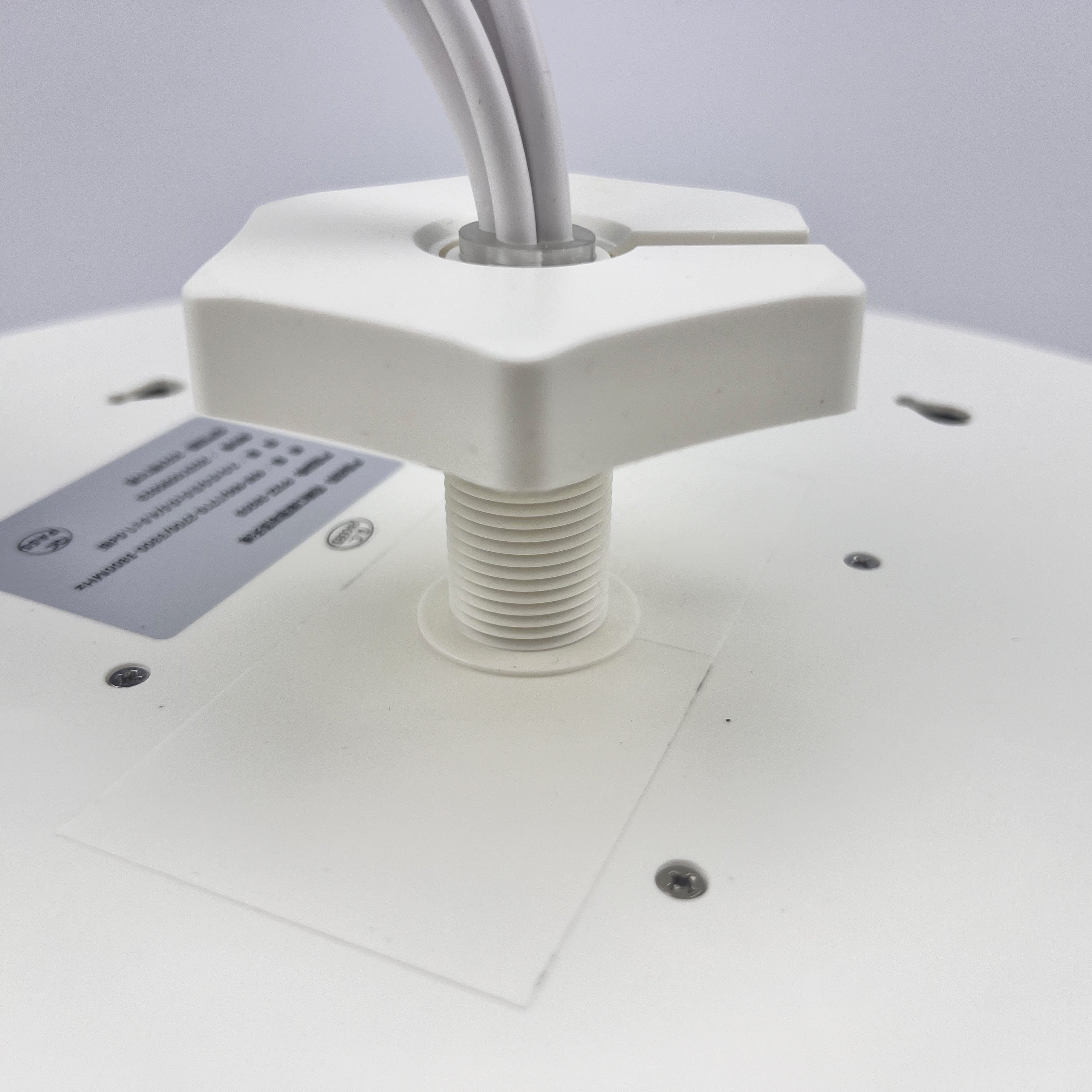 5G 698-4000MHz MIMO Omni Directional Ceiling Antenna 4 Port 4X4 Wide Band GSM 2G 3G SDMA 4G Lte 5G Mimo Omni Antenna
